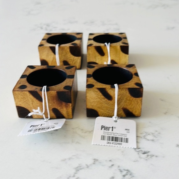 Pier 1 Leopard Square Napkin Ring - Picture 6 of 16